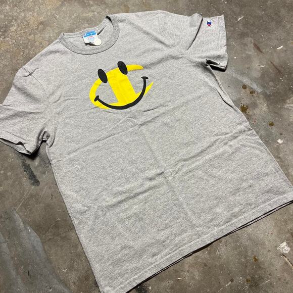 Champion Smiley T-Shirt - Picture 2 of 7